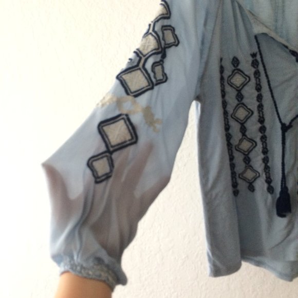 Lucky Brand Sheer Sleeves Top H1216 - Picture 2 of 5